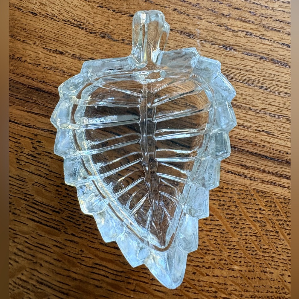 Vintage Lead Crystal Italian Glass Leaf Trinket Dishes Ashtray- Set of 2- 4.5” - Picture 11 of 16